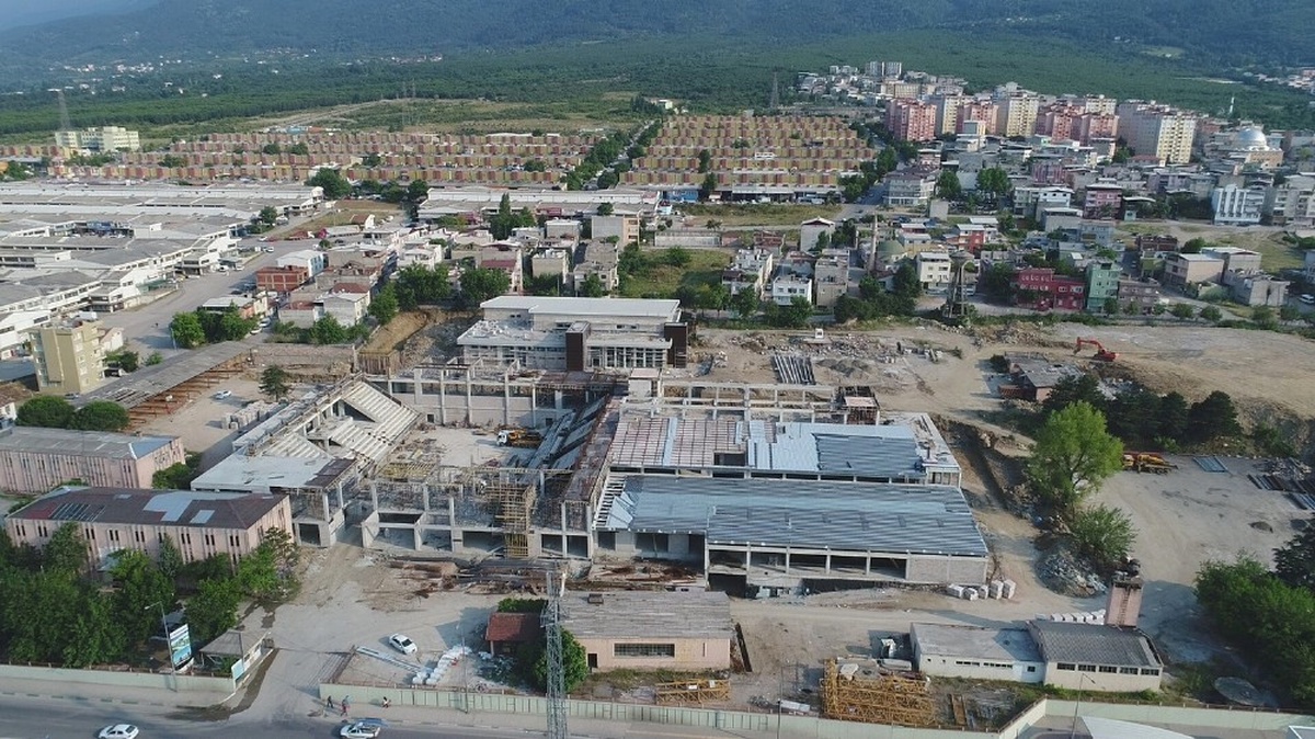 Türkiye\'nin En Büyük Spor Kompleksi Yıldırım\'da Hızla Yükseliyor