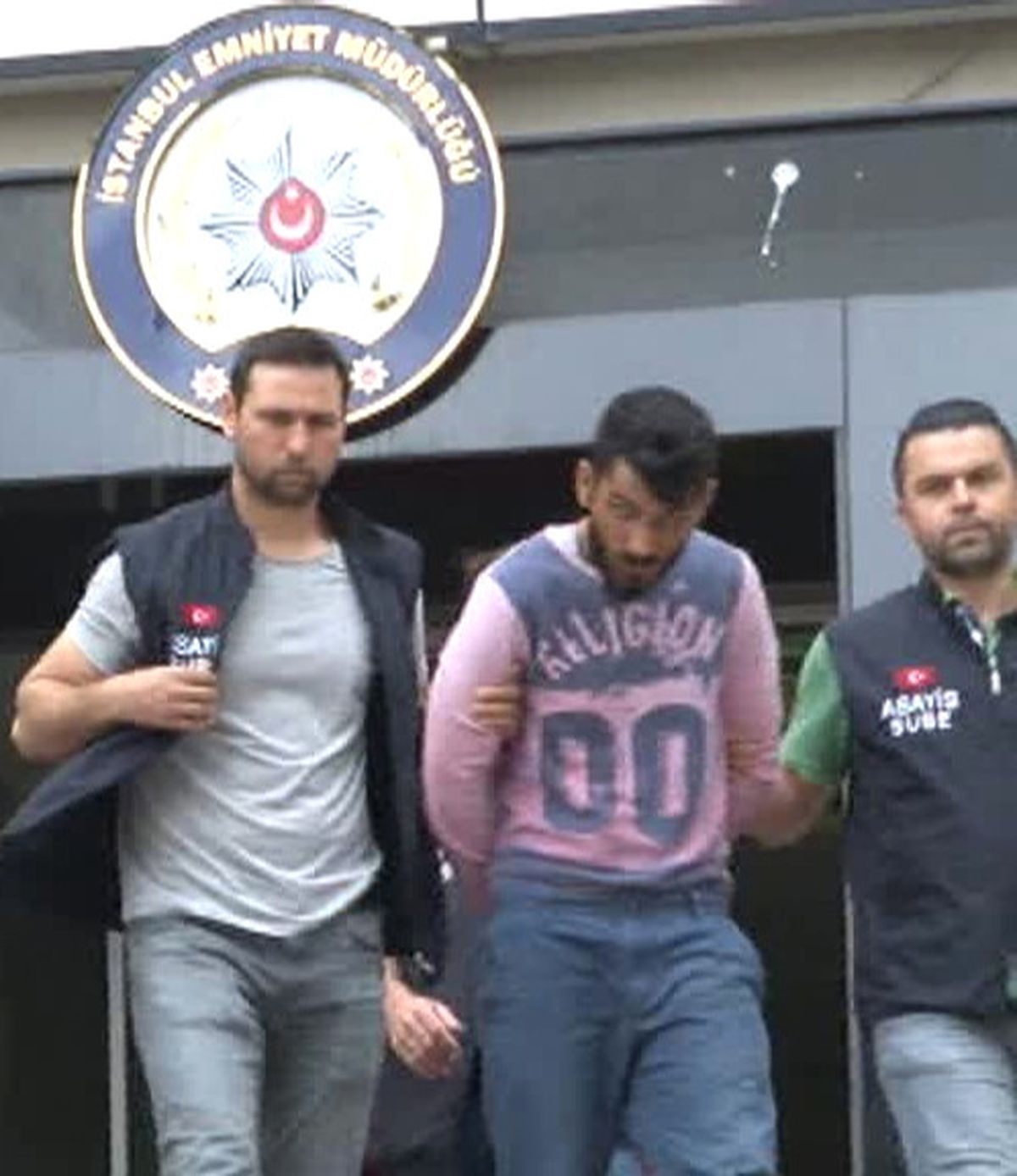 Tuzla\'da Polis Memurunu Şehit Eden Zanlı Sağlık Kontrolünden Geçirildi