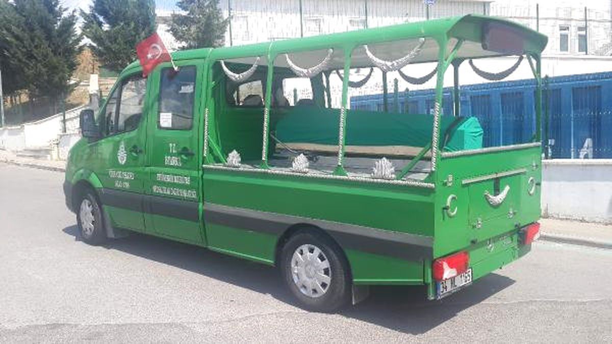 Tuzla\'da Şehit Olan Polis Memurunun Cenazesi Hastaneden Alındı