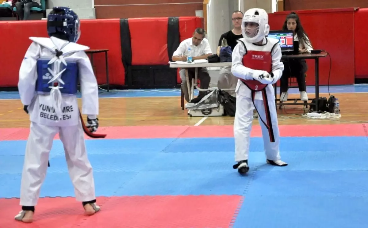 Uşak\'ta 15 Temmuz Şehitleri İçin Taekwon-do Turnuvası Düzenlendi