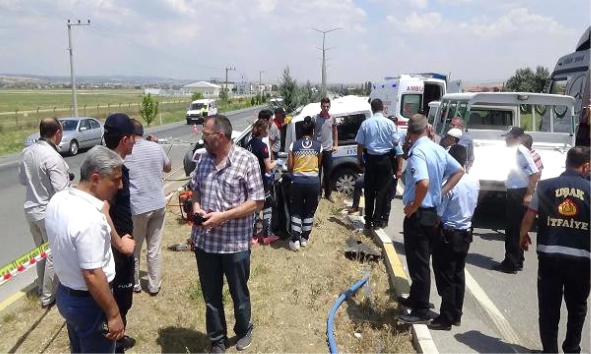 Uşak\'ta Trafik Kazası: 1 Polis Şehit