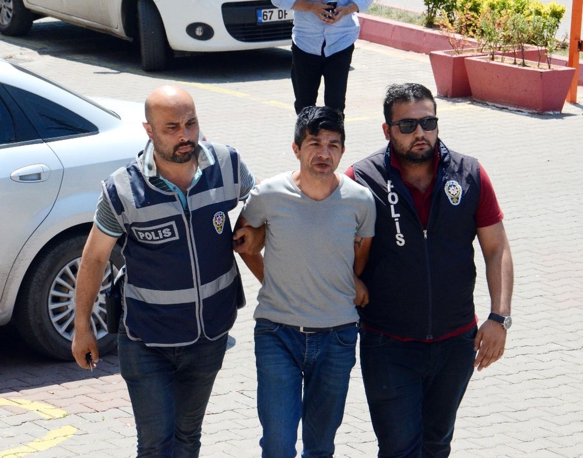 Üzerinde \'Geçersizdir\' Yazan Sahte Paralarla Onlarca Kişiyi Dolandırdı