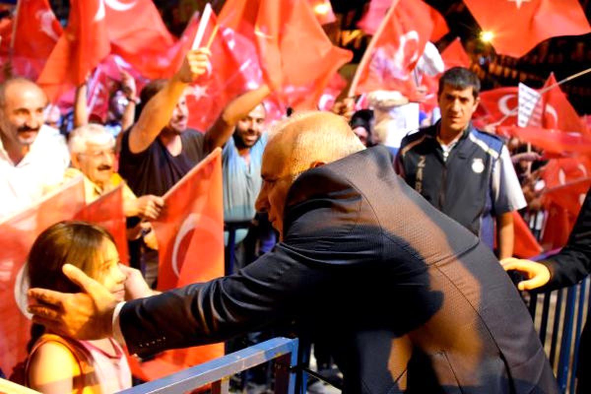 Van\'da Demokrasi Nöbeti Sürüyor