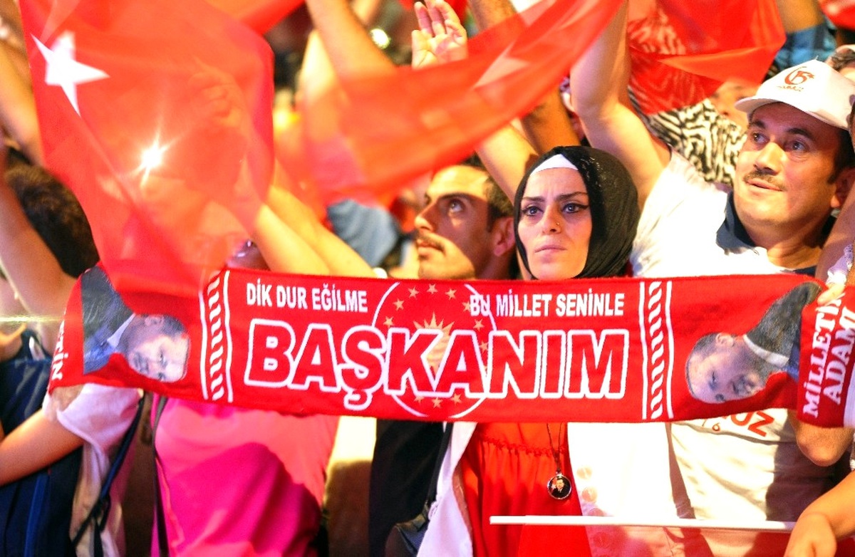 Vatandaşlar Taksim Meydanı\'na Akın Etti