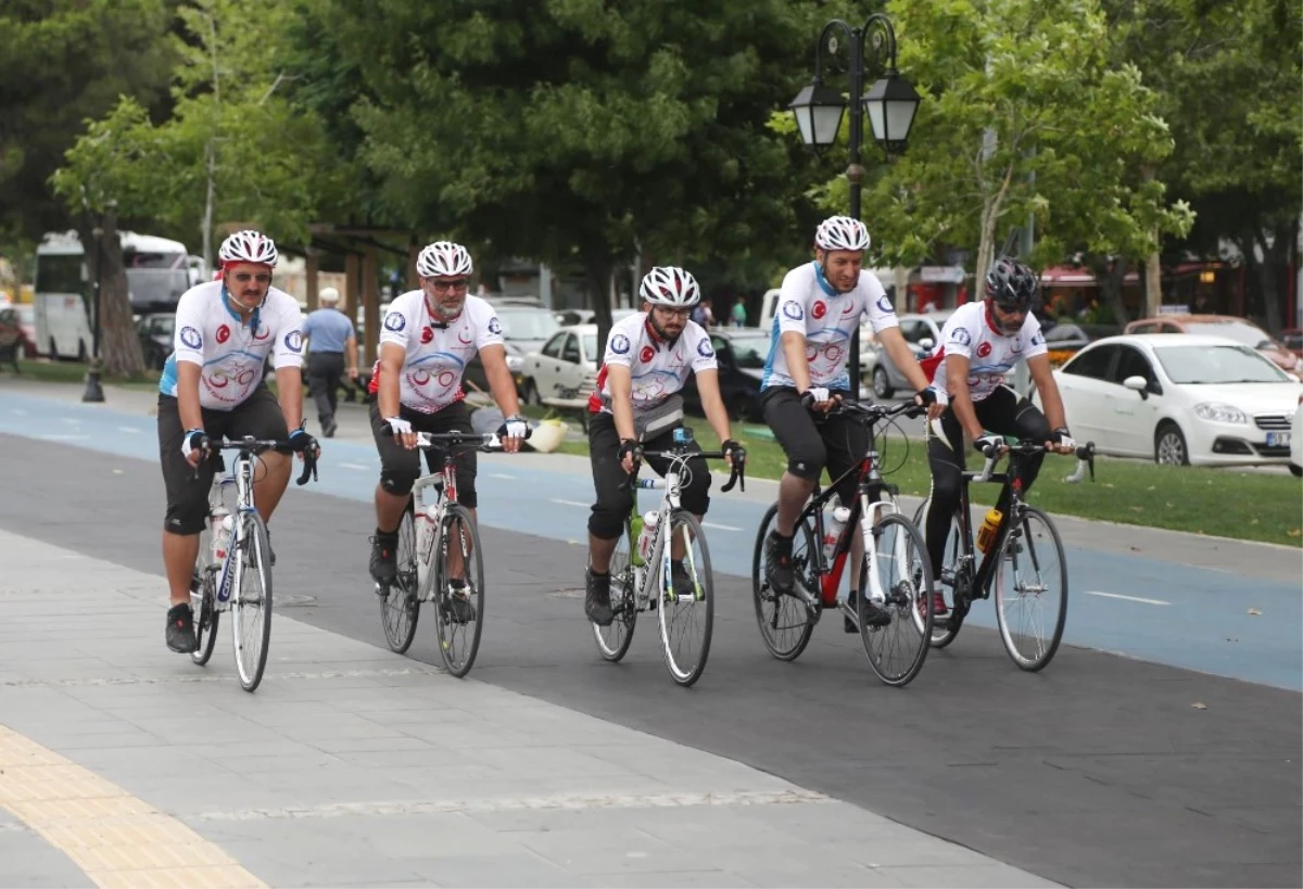 15 Temmuz Şehitleri İçin Konya\'dan Çanakkale\'ye Pedal Çeviriyorlar