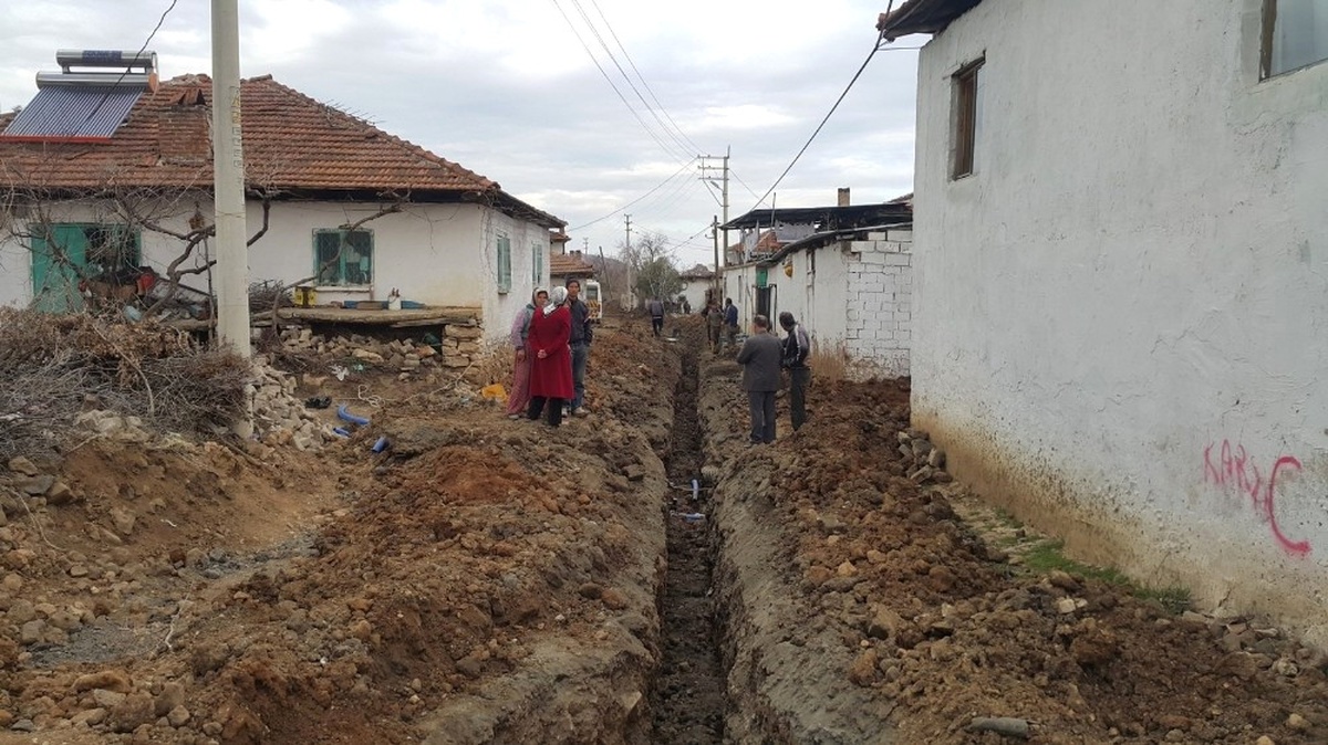 9 Mahalleye 105 Kilometre Kanalizasyon ve İçme Suyu Hattı