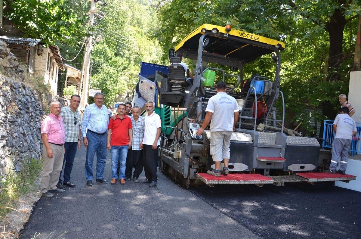 Alanya Mahmutseydi\'de Sıcak Asfalt Sevinci