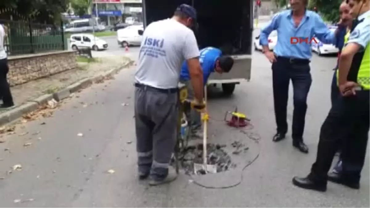 Beşiktaş Saray Caddesi\'nde Bomba Uzmanı Incelemesi