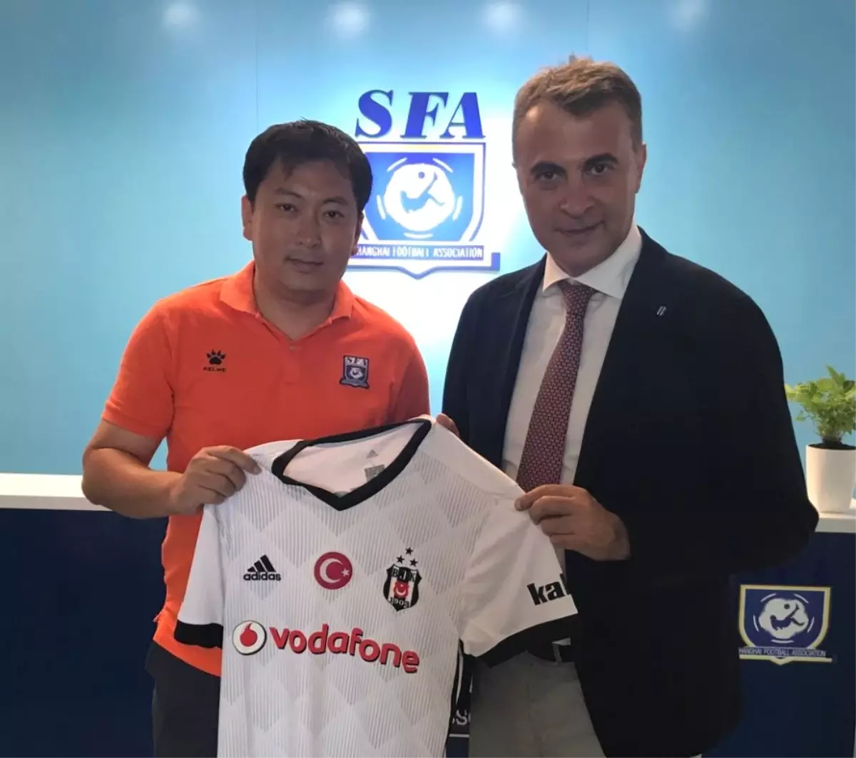 Fikret Orman, Şanghay Futbol Federasyonu\'nu Ziyaret Etti