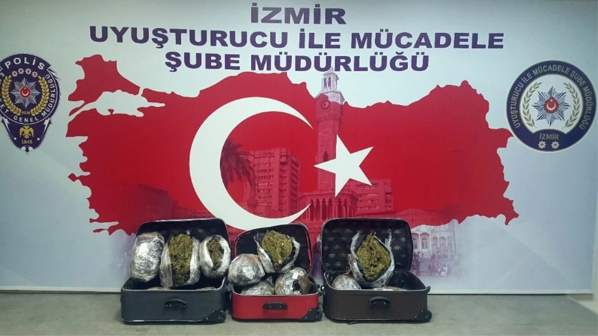 İzmir\'de Uyuşturucu Operasyonu: 4 Tutuklu