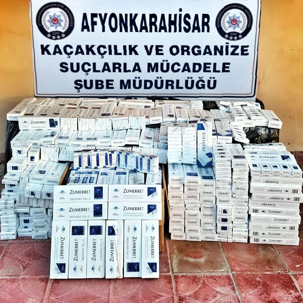 Polis Otobüste 9 Bin Paket Gümrük Kaçağı Sigara Ele Geçirdi