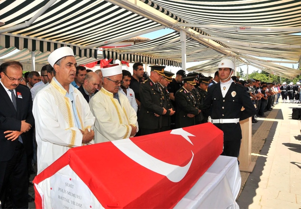 Şehit Polis Memuru Son Yolculuğuna Uğurlandı