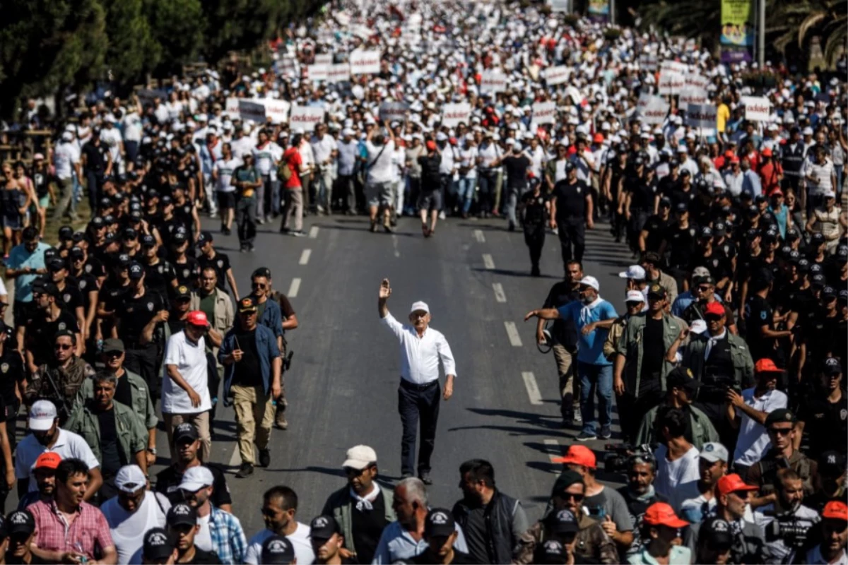 AK Parti\'nin \'Adalet Yürüyüşü\' Anketinden Çıkan Sonuç Dikkat Çekti: Gezi\'yle Alakası Yok