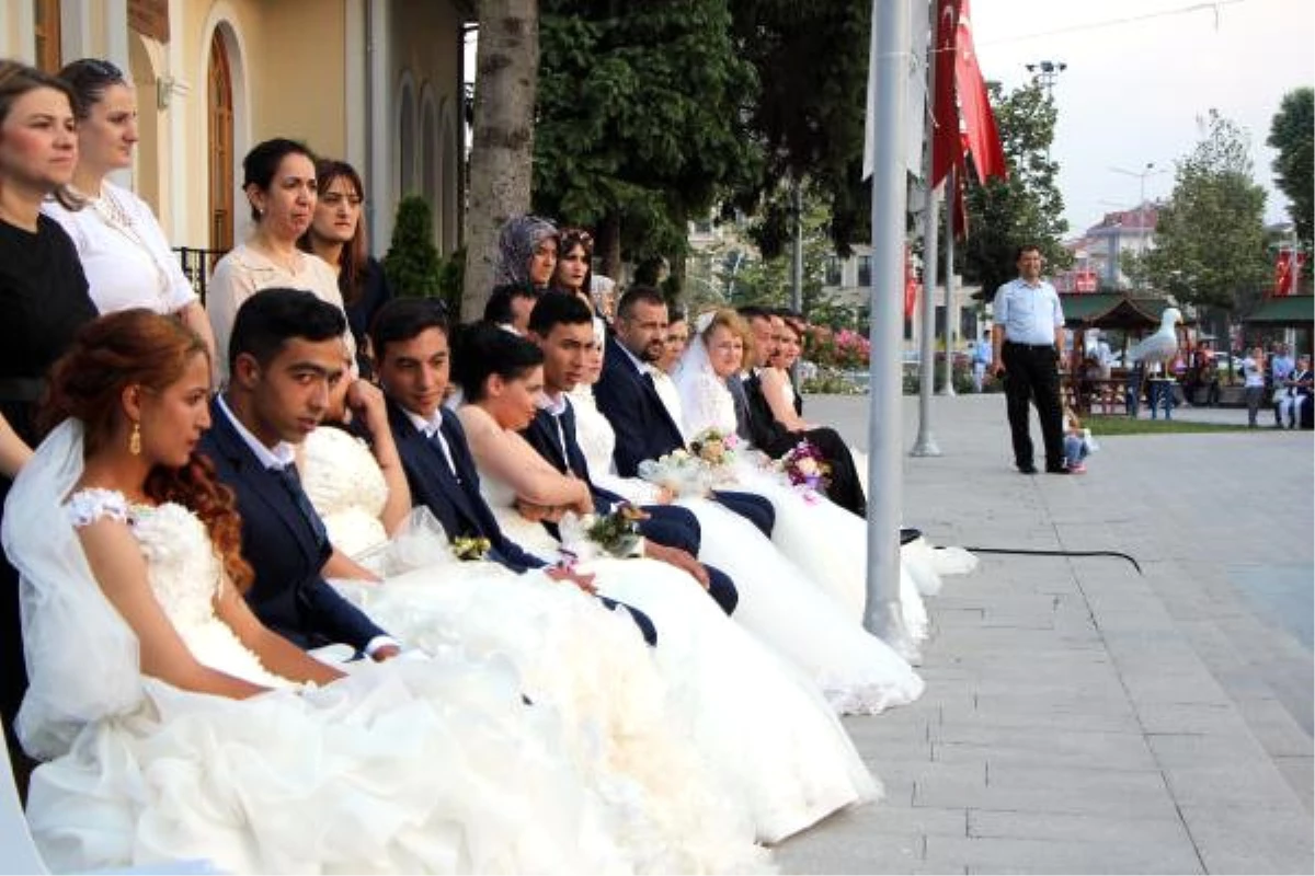 Atatürk\'ün Bolu\'ya Gelişinin 83\'üncü Yıl Dönümünde Evlendiler