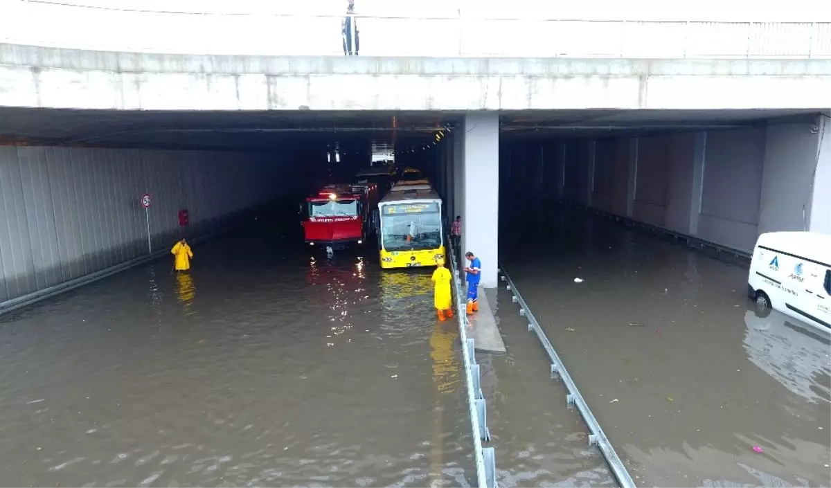 Avrasya Tünel Girişindeki Su Birikintisi Havadan Görüntülendi