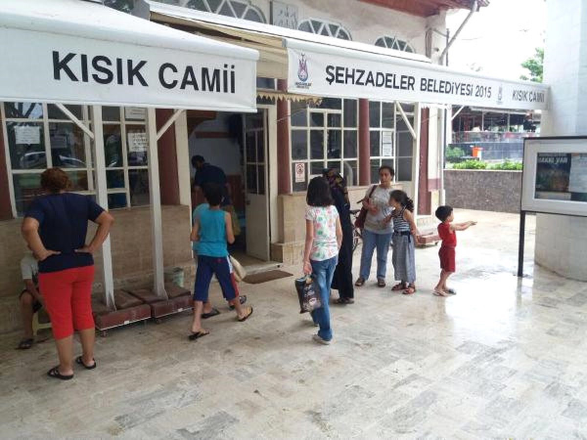 Bayat Meyve Suyu, 10 Kuran Kursu Öğrencisini Hastanelik Etti