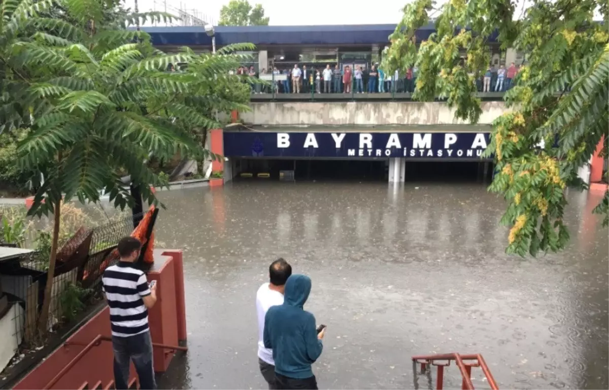 Bayrampaşa Metrosu Sel Sularına Teslim Oldu