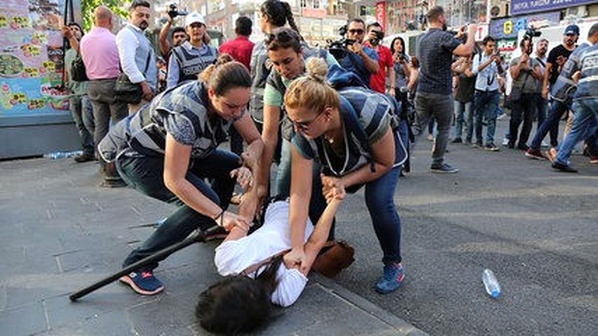 CHP Ohal\'in Uzatılmasına Tepkili