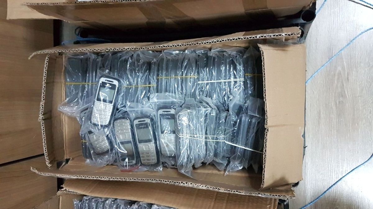 Erzurum\'da Kaçak Sigara, Telefon ve Saat Operasyonu