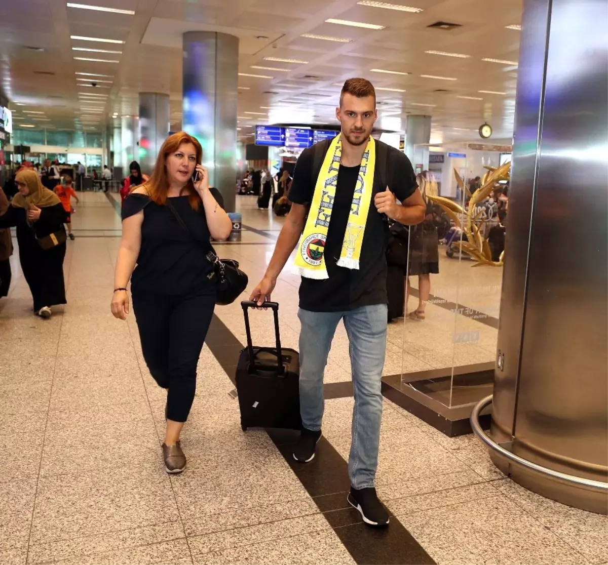 Fenerbahçe\'nin Yeni Transferi Guduric, İstanbul\'da