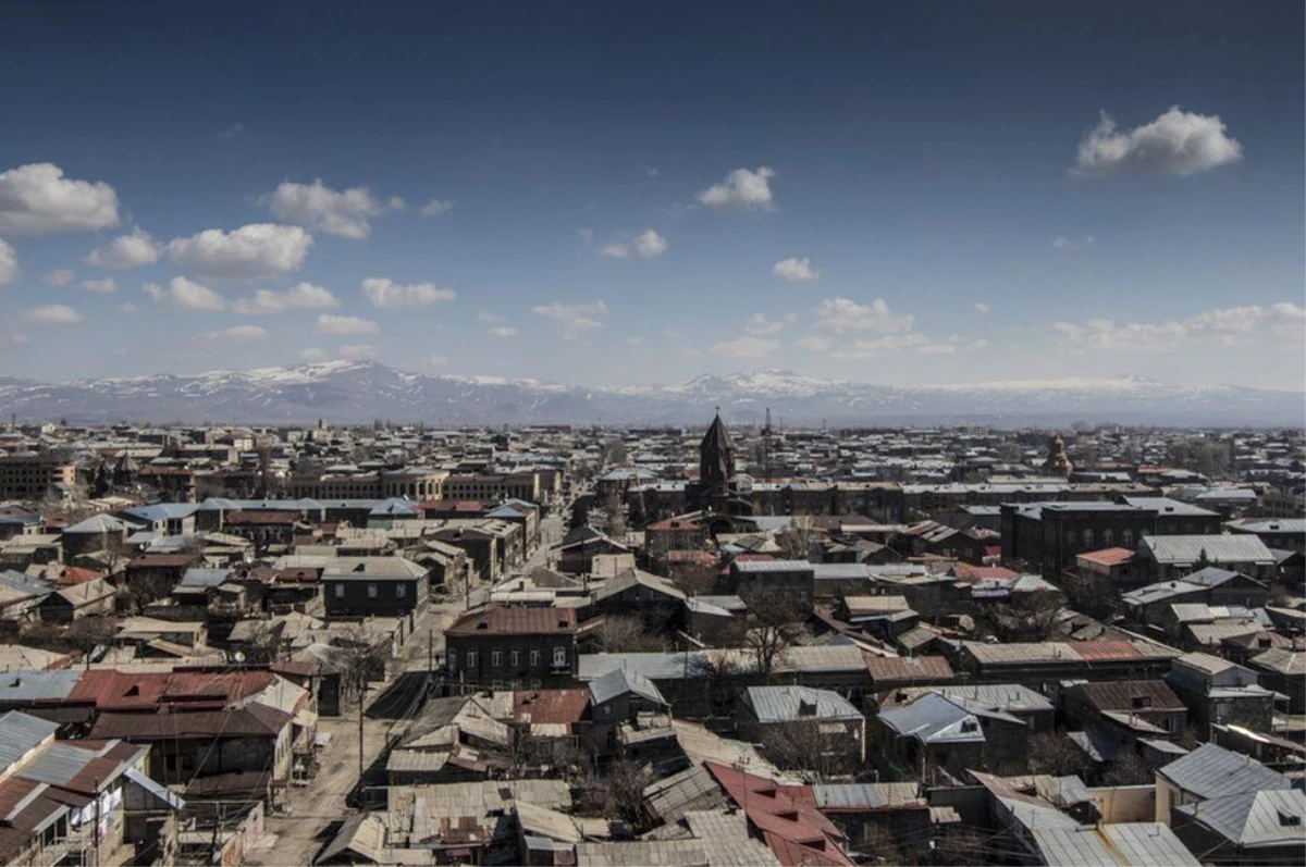 Gümrü: Yaklaşık 30 Yıl Önceki Depremin İzlerini Hala Taşıyan Kent