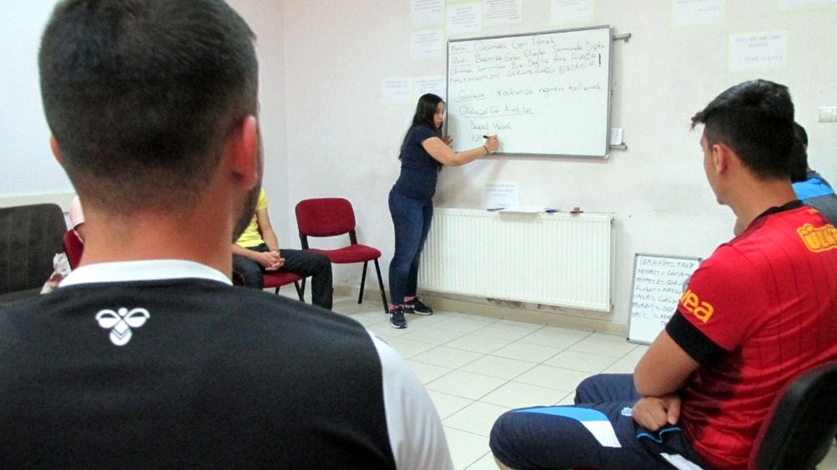 Hem Uyuşturucudan Kurtuluyorlar Hem de Meslek Sahibi Oluyorlar