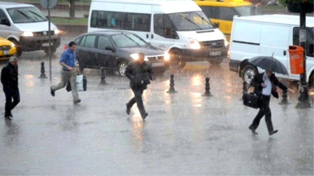 İstanbul\'daki Şiddetli Yağış