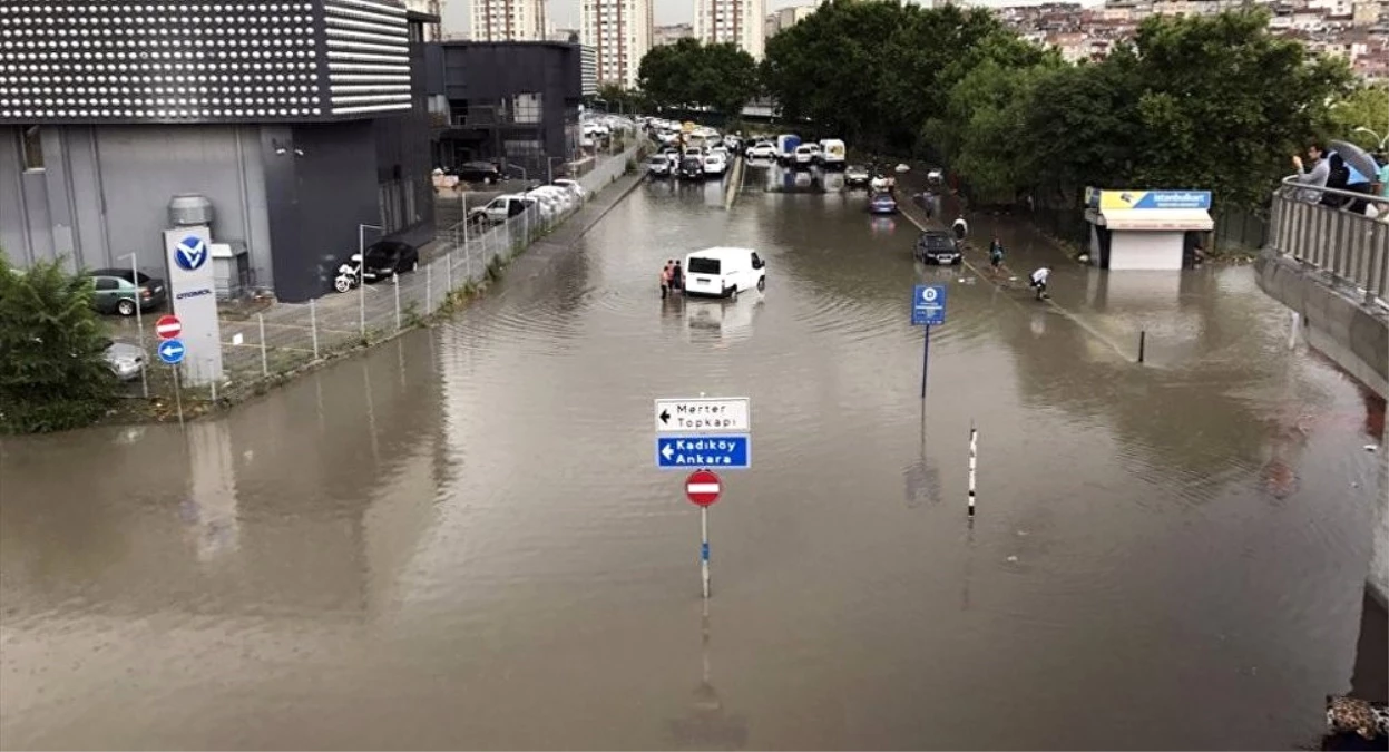 İstanbul\'daki Sel Felaketinin Hasarı 200 Milyon TL