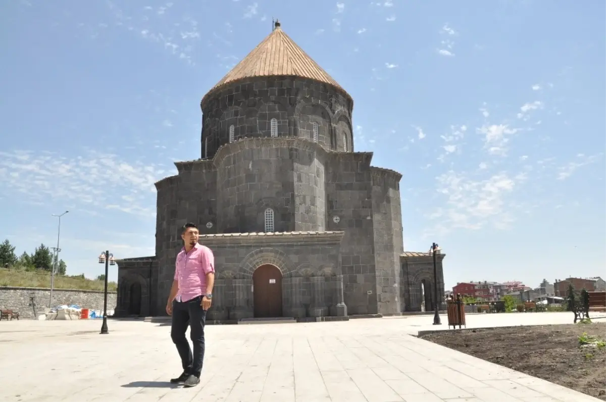 Karslı Turizmciler Kümbet Camii\'nin Müze Olmasını İstiyor