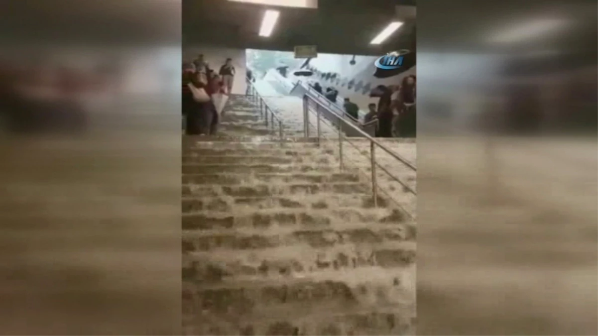 Metro Istasyonu Sular Altında