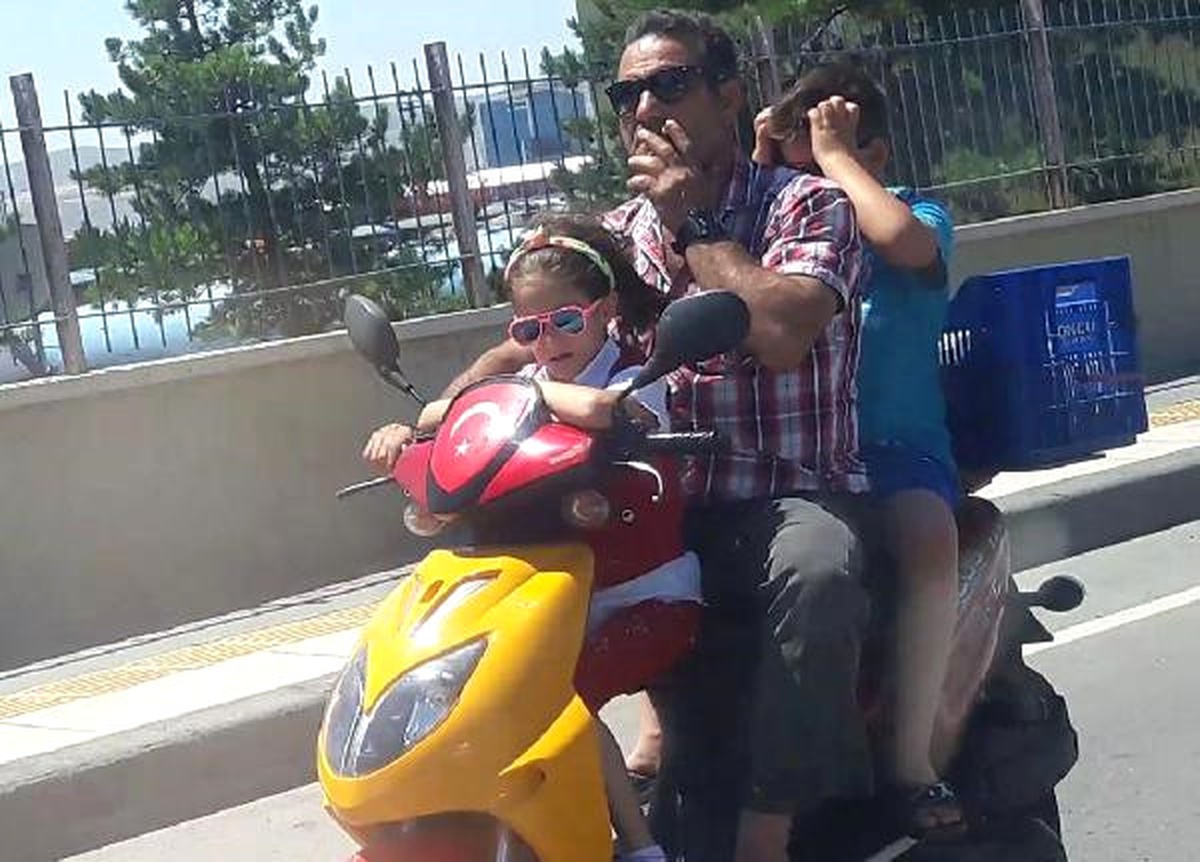 Motosiklette Tehlikeli Yolculuk