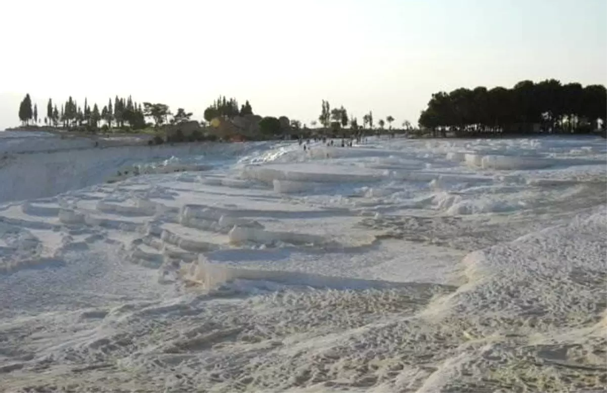 Pamukkale\'ye Girişin Suriyelilere Bedava Olduğu İddiası