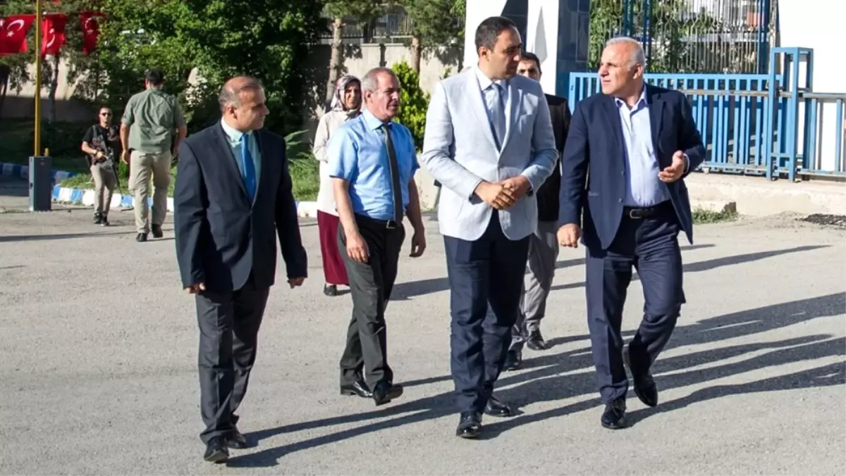 Yatırım İzleme ve Koordinasyon Başkanlığından Vali Zorluoğlu\'na Brifing