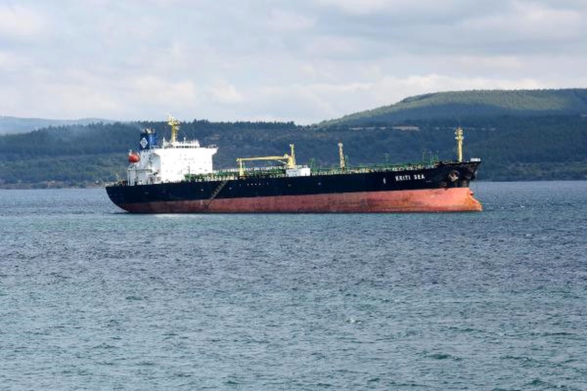 Yunan Bayraklı Tanker Çanakkale Boğazı\'nda Karaya Oturdu