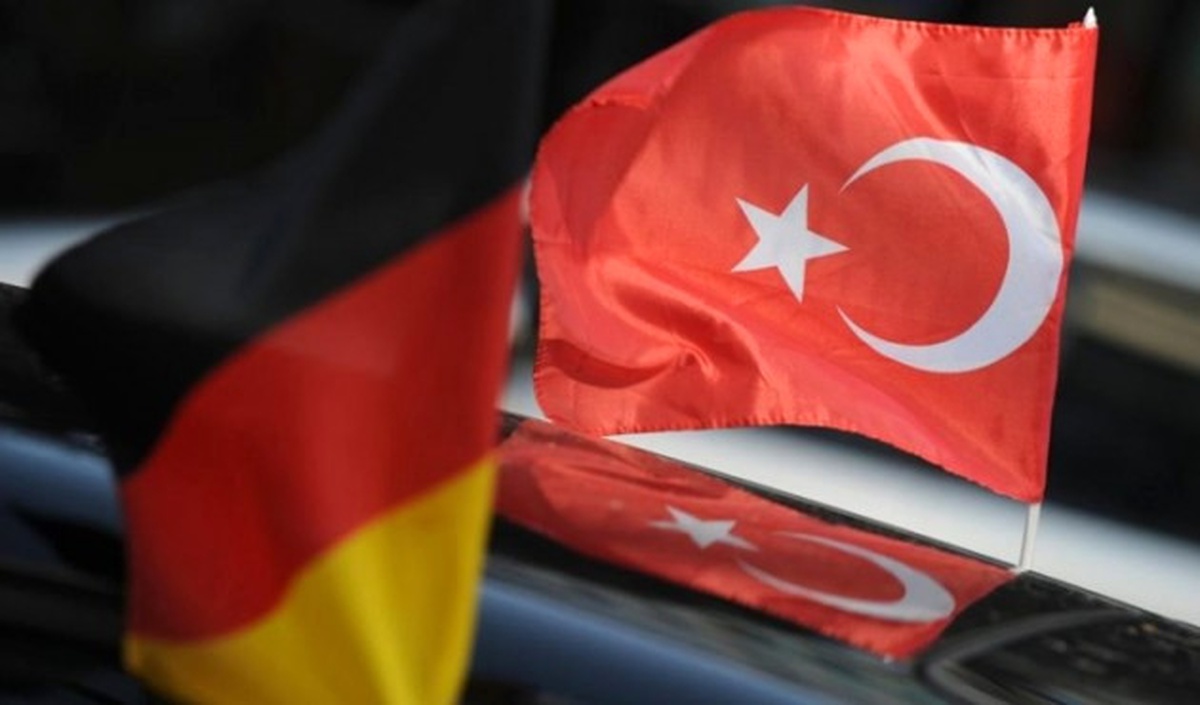 Almanya Türk Büyükelçiyi Görüşmeye Çağırdı