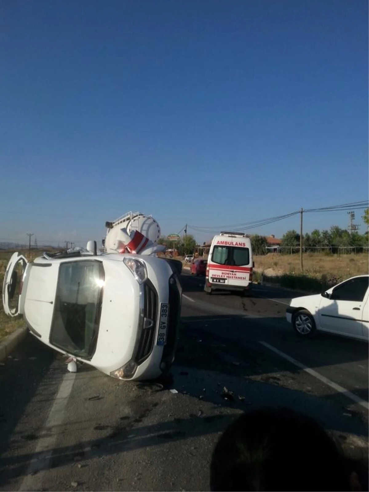 Ambulans ile Minibüs Çarpıştı: 10 Yaralı