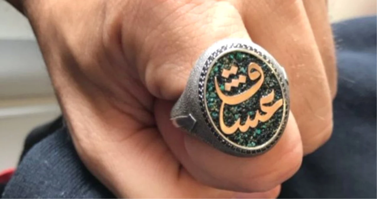 Arda Turan, Üzerine "Aşk" Yazan Yüzüğünü Paylaştı, Sosyal Medya Yıkıldı