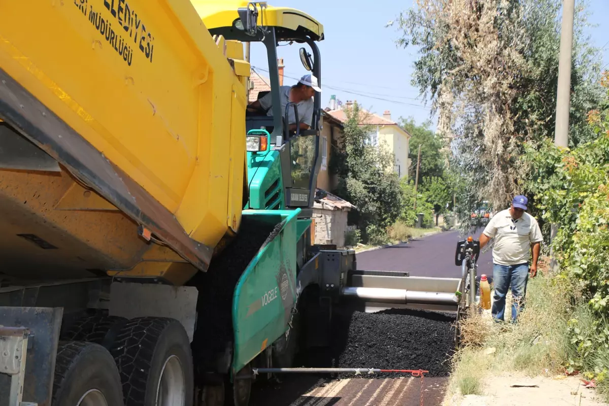 Asfalt Çalışmaları Yenişehir ve Sümer Mahallesi\'nde Devam Ediyor