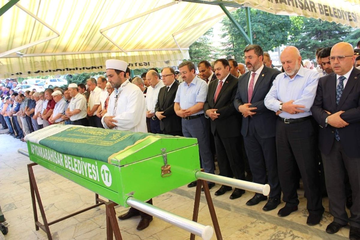 Bakan Eroğlu, İbrahim Yurdunuseven\'in Annesinin Cenazesine Katıldı