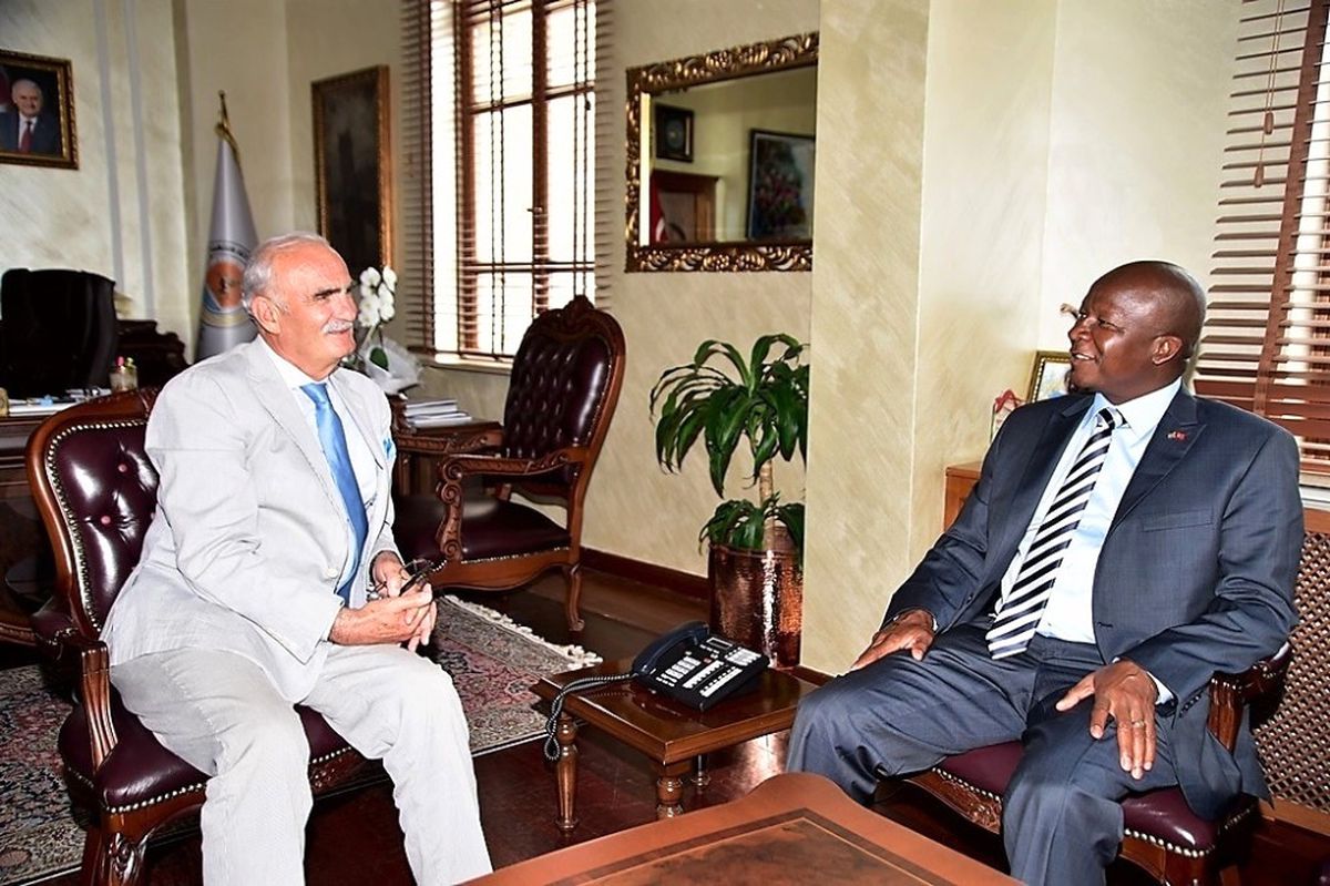 Büyükelçi Malefane: "Güney Afrika Olarak Karadeniz\'i Çok Önemsiyoruz"