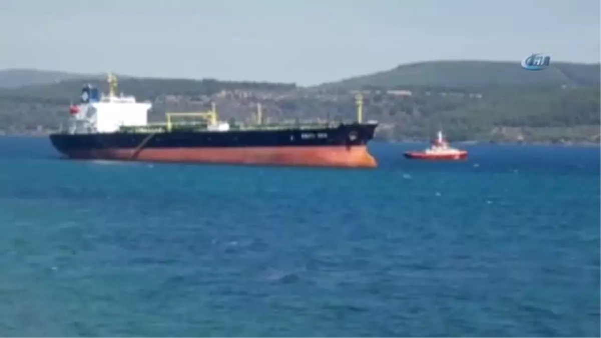 Çanakkale Boğazı\'nda Karaya Oturan Tanker Kurtarıldı