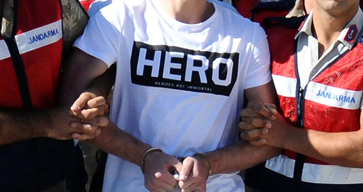 Hero" Yazılı Tişörtle Duruşmaya Gelen Şüpheli Tutuklandı