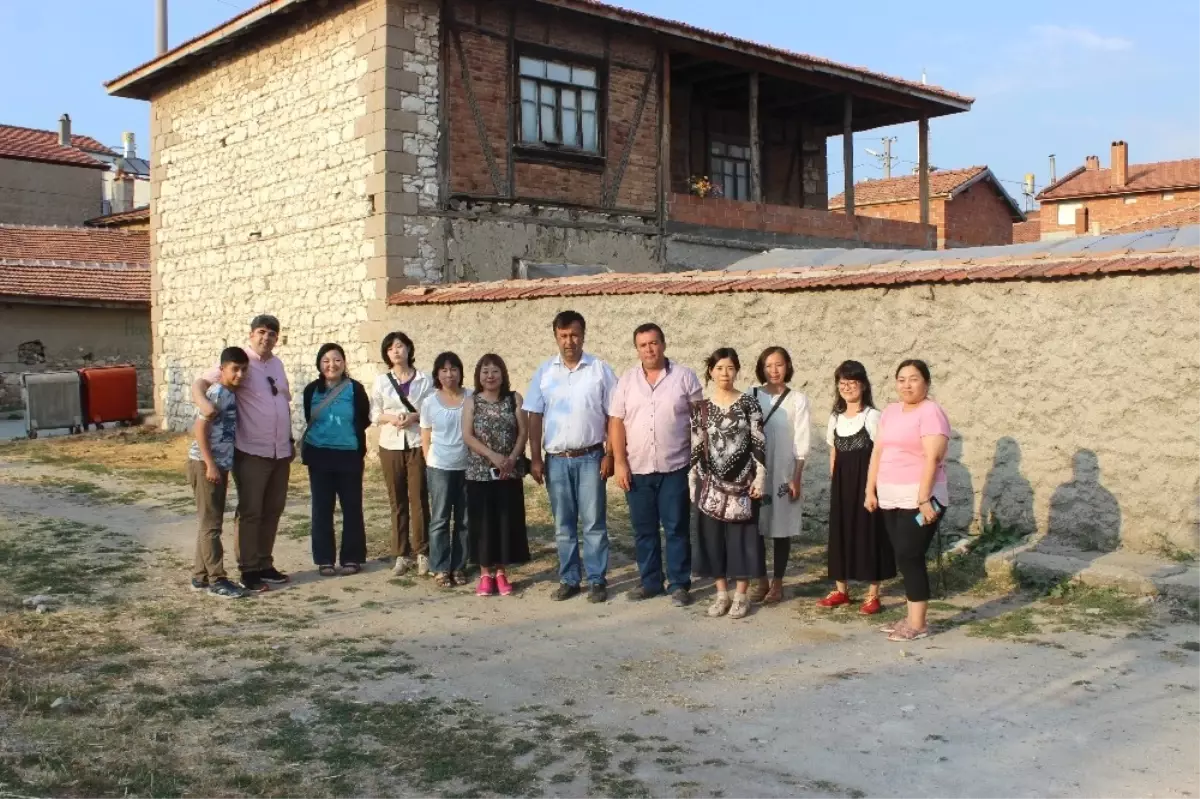 Japonlar İğne Oyalarını İncelemek ve Manda Görmek İçin Geldi