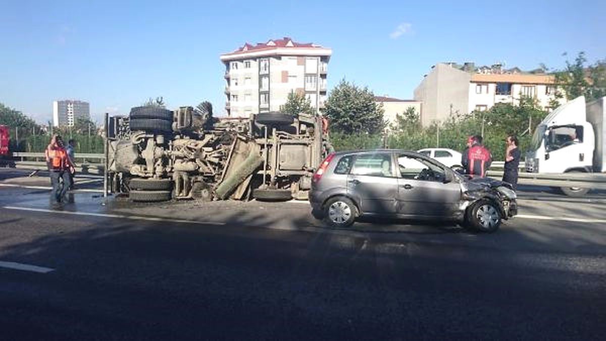Kağıthane\'de Trafik Kazası: 4 Yaralı
