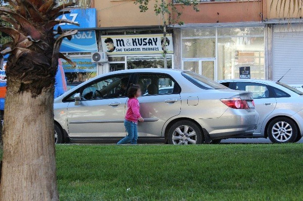 Kavşaklarda Dilenen 12 Çocuğa ve 3 Aileye Cezai İşlem Uygulandı