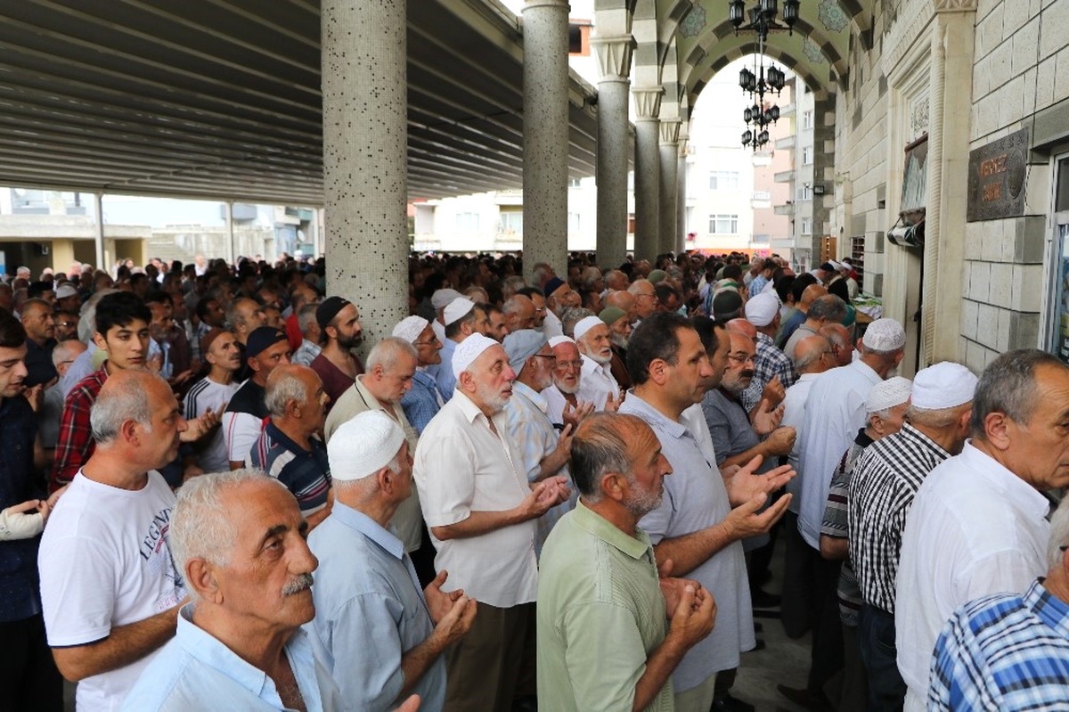Kayıp Nehir\'i Fırtına Deresi\'ne Ararken Boğularak Hayatını Kaybeden Gençler Toprağa Verildi