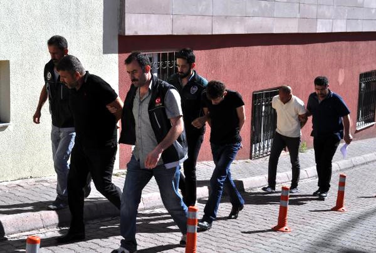 Kayseri\'de Uyuşturucu Ticaretine 7 Gözaltı (2)