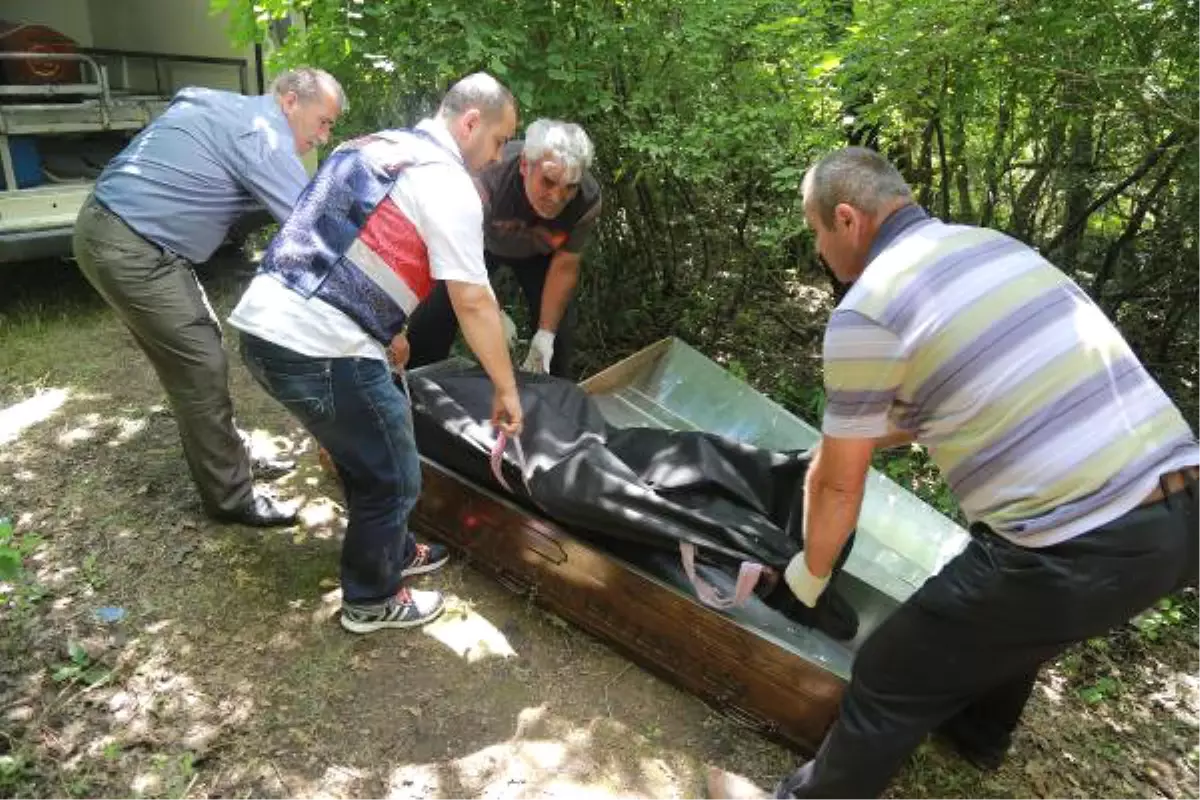 Ormanda Yakılmış Erkek Cesedi Bulundu