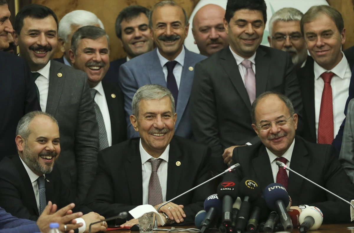 Taze Sağlık Bakanı Ahmet Demircan "Kılıç"ları Karıştırdı