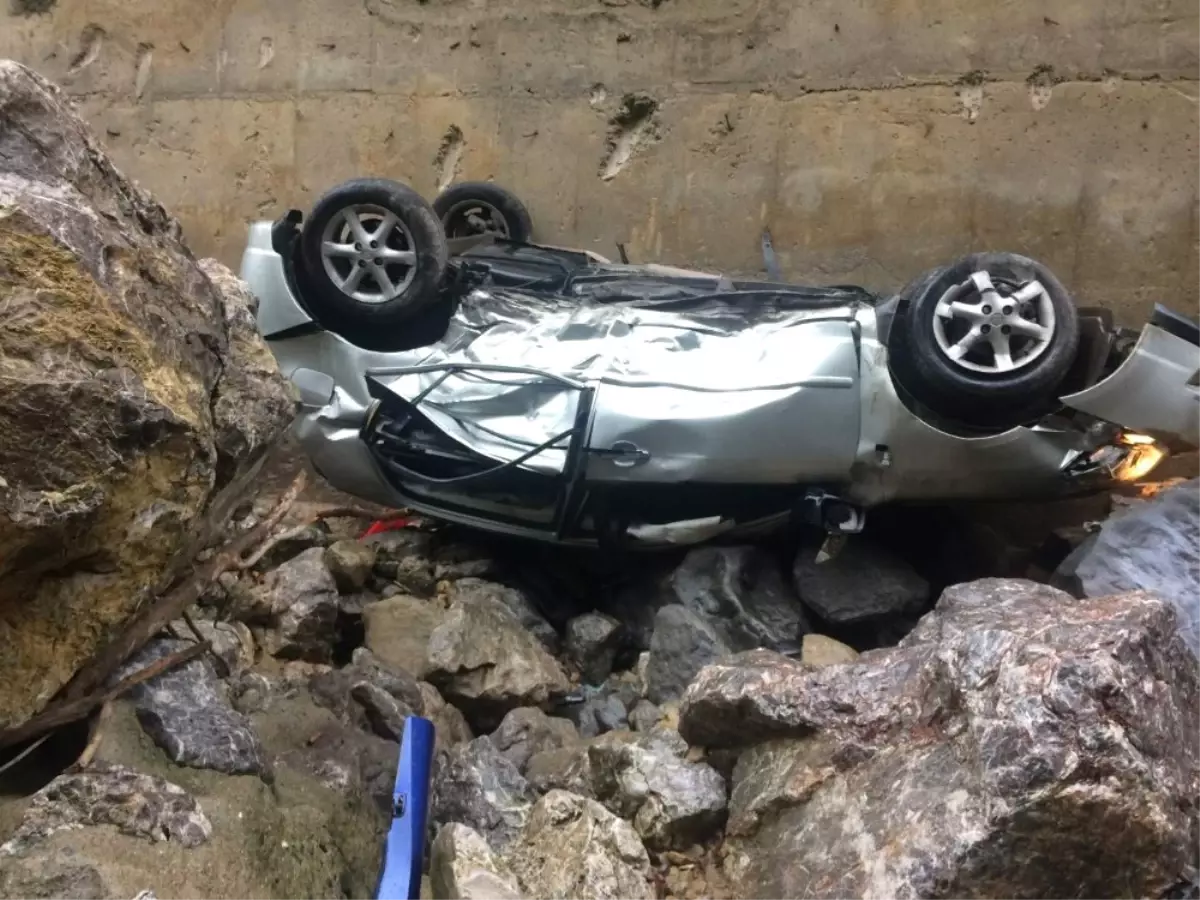 Zonguldak\'ta Trafik Kazası: 20 Metreden Dereye Uçtu